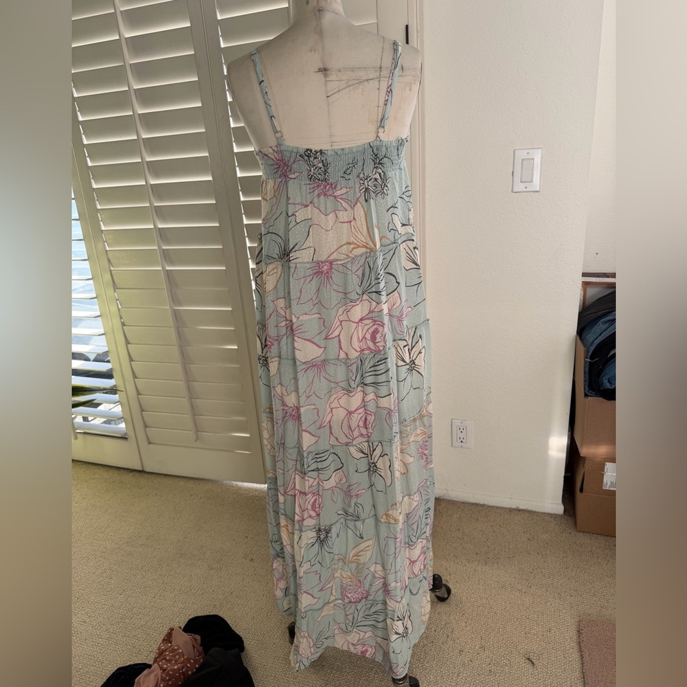 Floral Flowy Maxi Dress - Picture 2 of 4